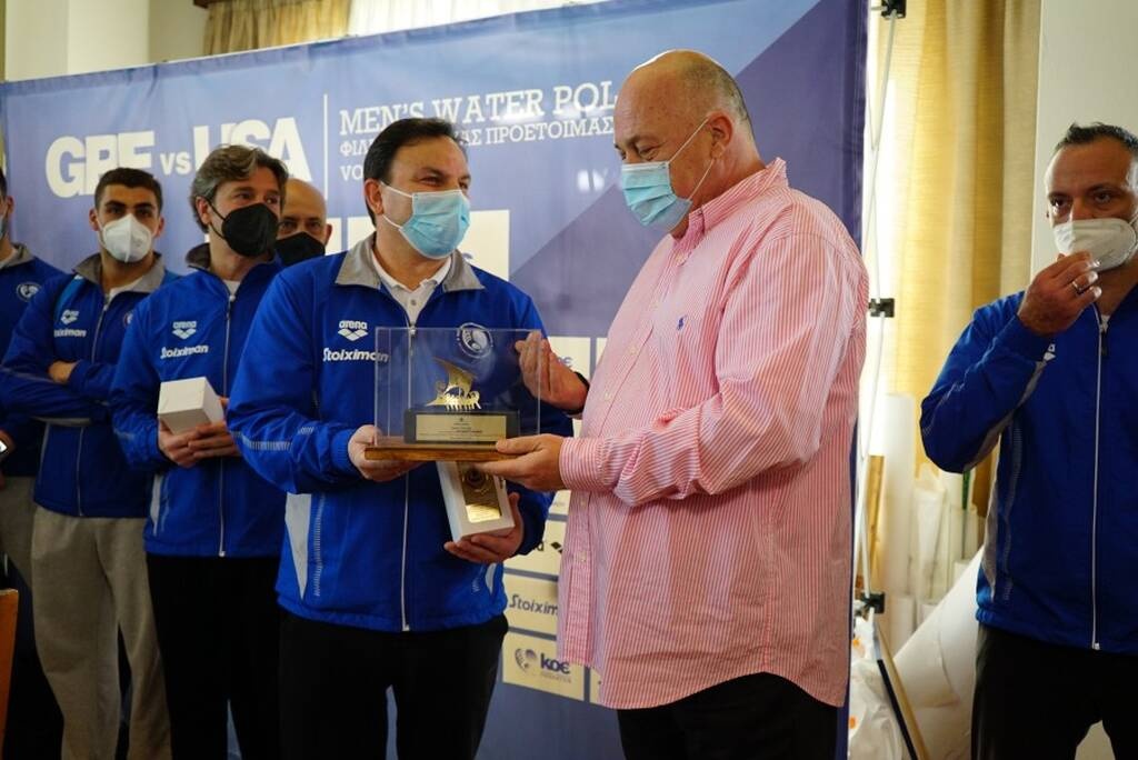 Εθνική Πόλο Ανδρών: Βραβεύτηκε η ασημένια Ολυμπιονίκης του Τόκιο από τον δήμαρχο Βόλου (photos)