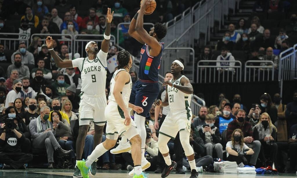NBA: Δεν ήταν αρκετός ο Γιάννης - Ήττα των Μπακς από Σίξερς (photos+video)