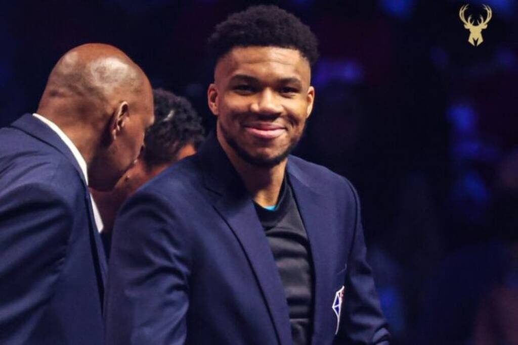 NBA: Στο Top-75 ο Γιάννης Αντετοκούνμπο και η χειραψία με τον Μάικλ Τζόρνταν (photos+video)