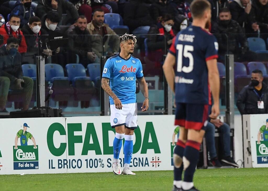 Serie A: Η Κάλιαρι φρέναρε τη Νάπολι κι έστειλε στην κορυφή τη Μίλαν (photos)