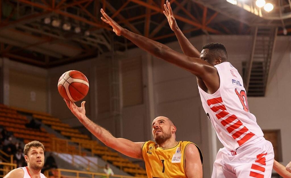 Ολυμπιακός: «Δένει» τον Φαλ - Κοντά σε συμφωνία με τον Γάλλο «πύργο»