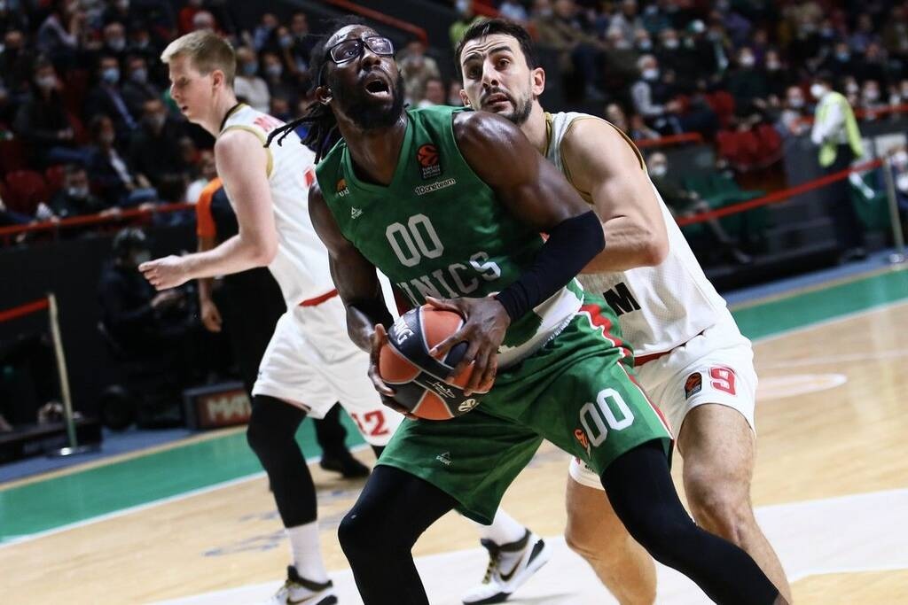 Μονακό-Ούνικς Καζάν 79-76: Τους ξέρανε με τρίποντη «βόμβα» ο Μάικ Τζέιμς (photos)