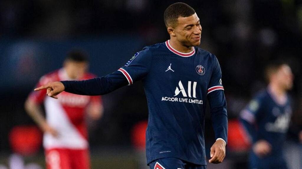 Εμπαπέ: Αποφασίζει για το μέλλον του - Η διορία της Παρί για το «χρυσό» συμβόλαιο