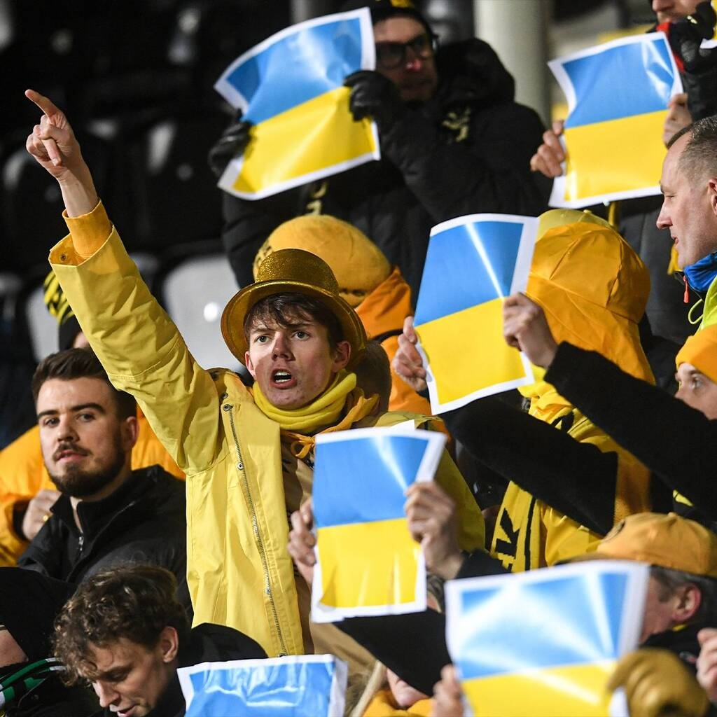 Europa Conference League: Με σημαίες της Ουκρανίας οι οπαδοί της Μπόντο Γκλιμτ (pics)
