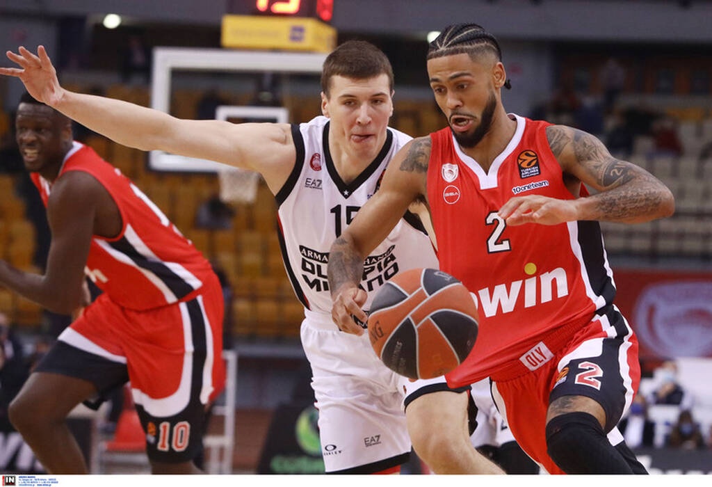Ολυμπιακός-Αρμάνι Μιλάνο 67-58: Εκμεταλλεύτηκε «blackout» και «βολές» και πήρε το «ντέρμπι»