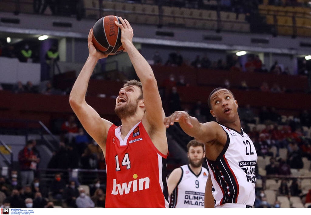 Ολυμπιακός-Αρμάνι Μιλάνο 67-58: Εκμεταλλεύτηκε «blackout» και «βολές» και πήρε το «ντέρμπι»