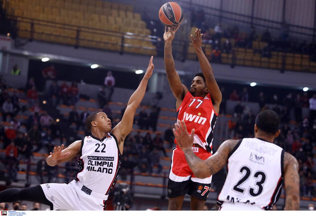 Ολυμπιακός-Αρμάνι Μιλάνο 67-58: Εκμεταλλεύτηκε «blackout» και «βολές» και πήρε το «ντέρμπι»