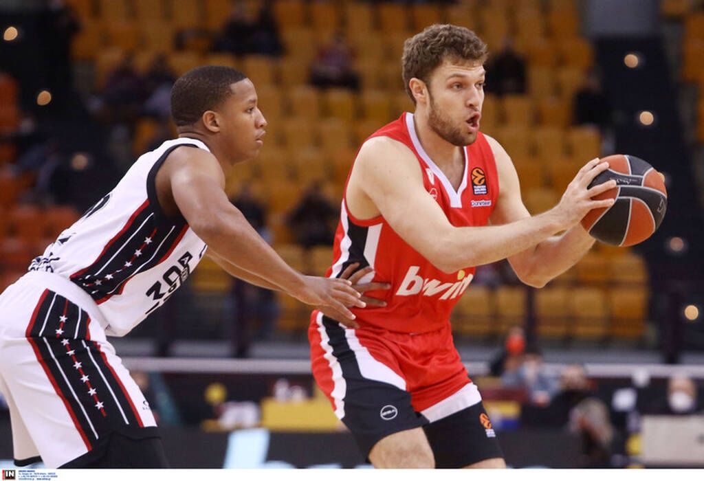 Ολυμπιακός-Αρμάνι Μιλάνο 67-58: Εκμεταλλεύτηκε «blackout» και «βολές» και πήρε το «ντέρμπι»