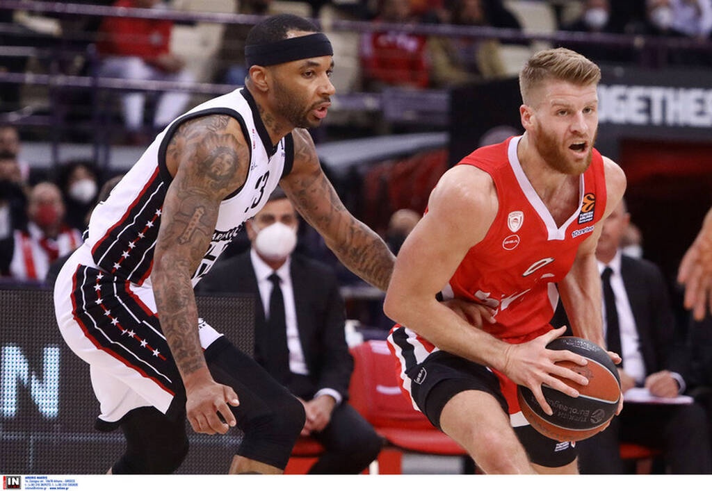 Ολυμπιακός-Αρμάνι Μιλάνο 67-58: Εκμεταλλεύτηκε «blackout» και «βολές» και πήρε το «ντέρμπι»