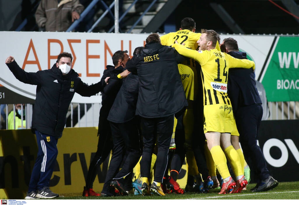 Αστέρας Τρίπολης-Άρης: Εκρηκτικός Μπούργος, μπήκε στο γήπεδο για οδηγίες! (photos)