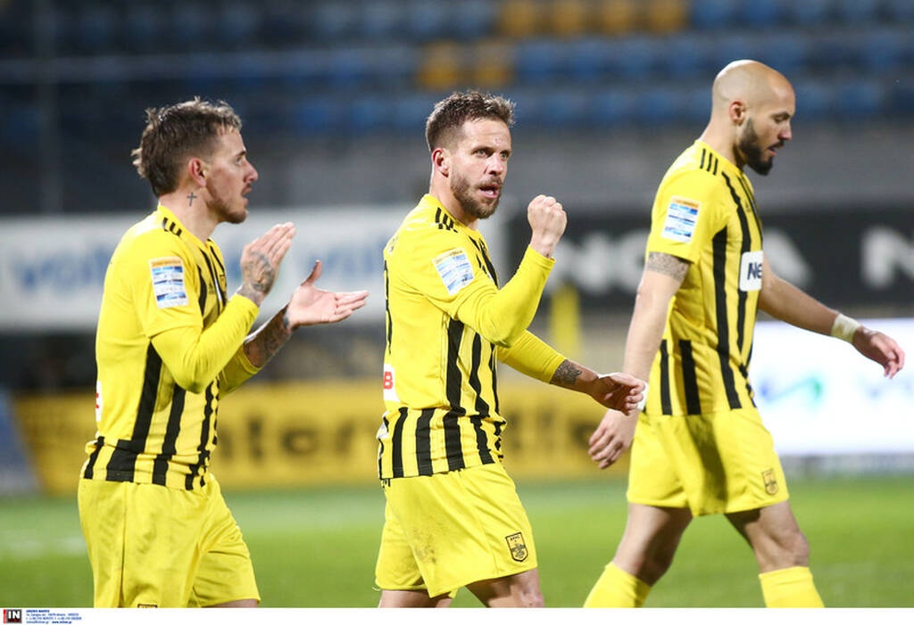 Αστέρας Τρίπολης-Άρης: Εκρηκτικός Μπούργος, μπήκε στο γήπεδο για οδηγίες! (photos)