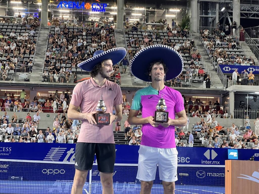 Τουρνουά του Ακαπούλκο: Πρωταθλητές με τα σομπρέρο οι Τσιτσιπάς και Λόπεθ (photos+videos)