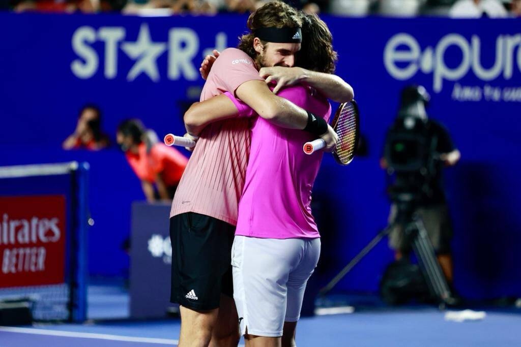 Τουρνουά του Ακαπούλκο: Πρωταθλητές με τα σομπρέρο οι Τσιτσιπάς και Λόπεθ (photos+videos)