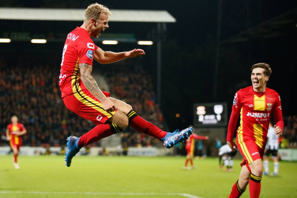 Eredivisie: Πατατράκ για Άγιαξ από την ομάδα του Μπότου – Νίκη για τον Δουβίκα (photos)