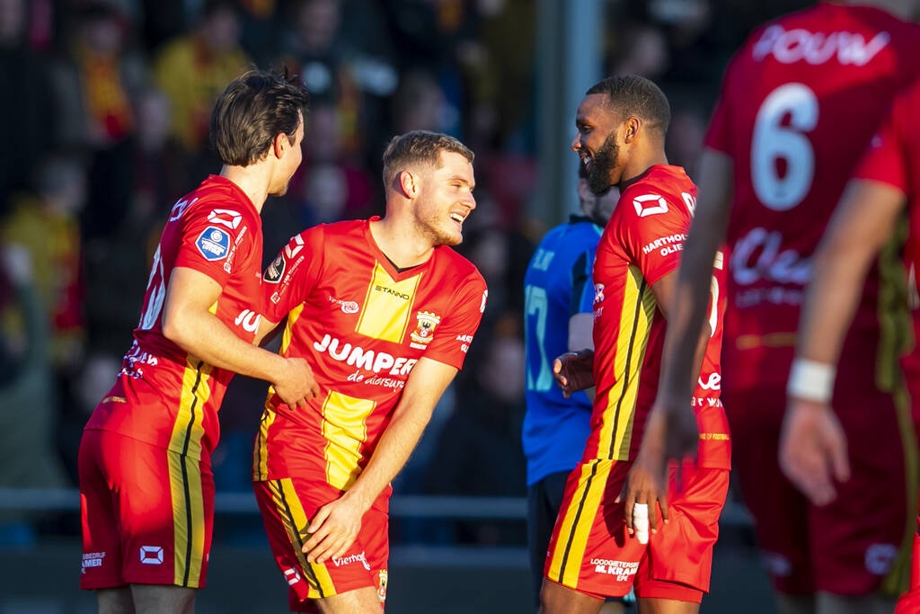 Eredivisie: Πατατράκ για Άγιαξ από την ομάδα του Μπότου – Νίκη για τον Δουβίκα (photos)