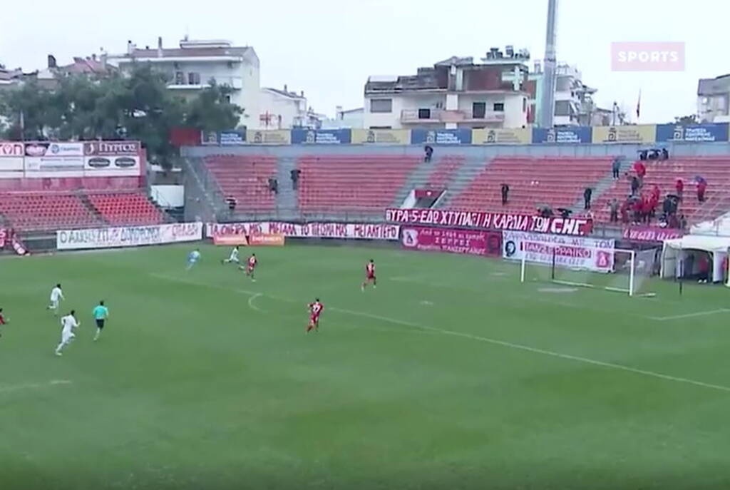 Super League 2: Χάθηκε απίθανο γκολ για την ΑΕΛ - Κόλλησε η μπάλα λόγω βροχής (video)