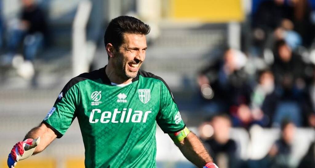 Ιταλία: Δεν καταλαβαίνει τίποτα ο Μπουφόν - Ανανέωσε για δυο χρόνια με την Πάρμα (photos+video)