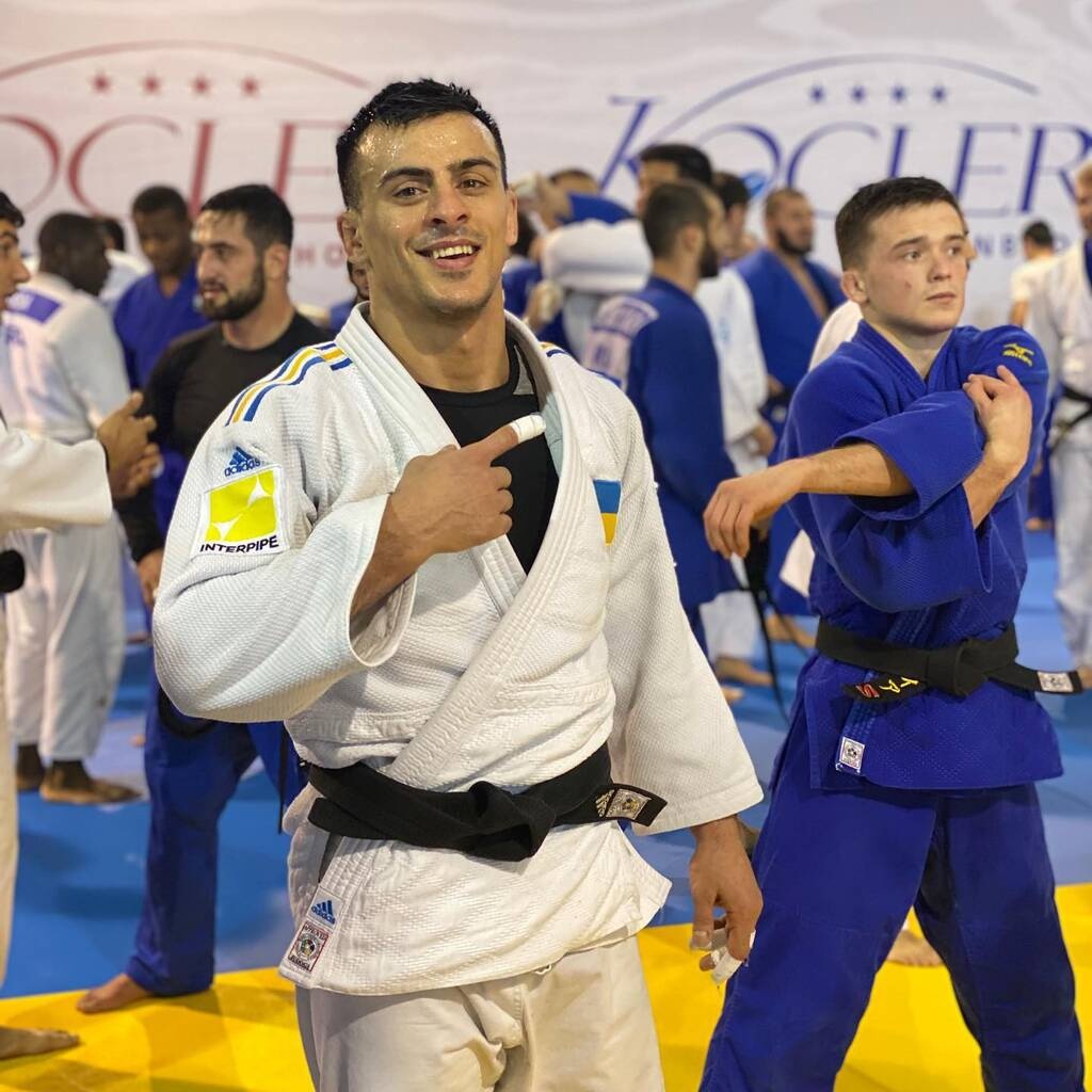 Πόλεμος στην Ουκρανία: Πήρε τα όπλα παγκόσμιος πρωταθλητής Τζούντο - Το μήνυμά του (photos)