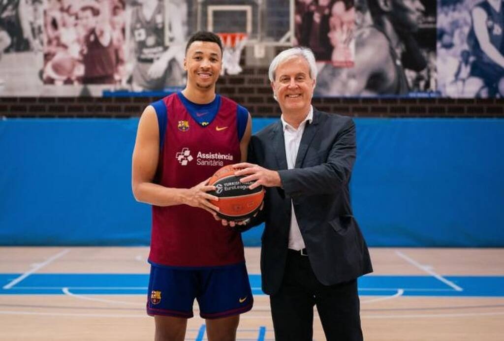 Μπαρτσελόνα: Ανανέωσε μέχρι το τέλος της σεζόν ο Έξουμ (photo)