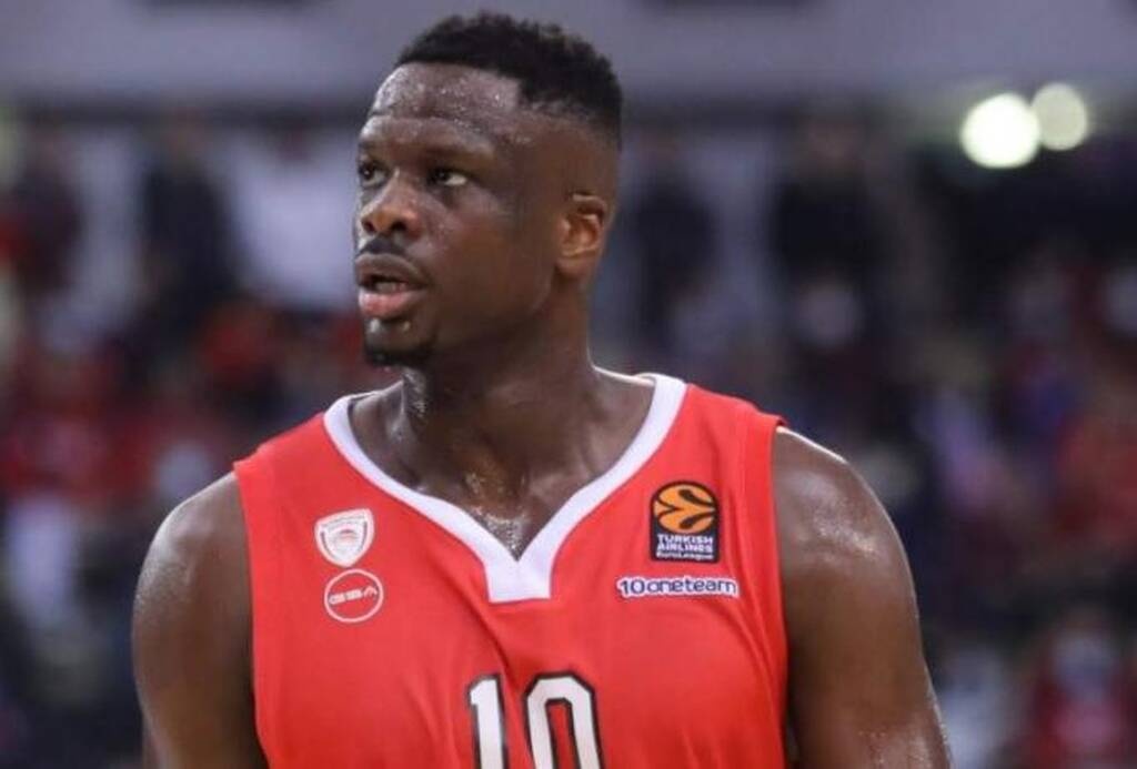 Ολυμπιακός: Επίσημα στα «ερυθρόλευκα» μέχρι το 2025 ο Μουσταφά Φαλ