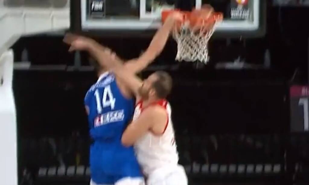 Τουρκία-Ελλάδα: «Οδοστρωτήρας» ο Παπαγιάννης στην Πόλη (video)