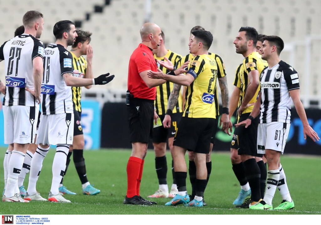 AEK-ΠΑΟΚ: Απευθείας κόκκινη σε Τσιγγάρας με VAR - Ένταση στο ΟΑΚΑ μετά την αποβολή