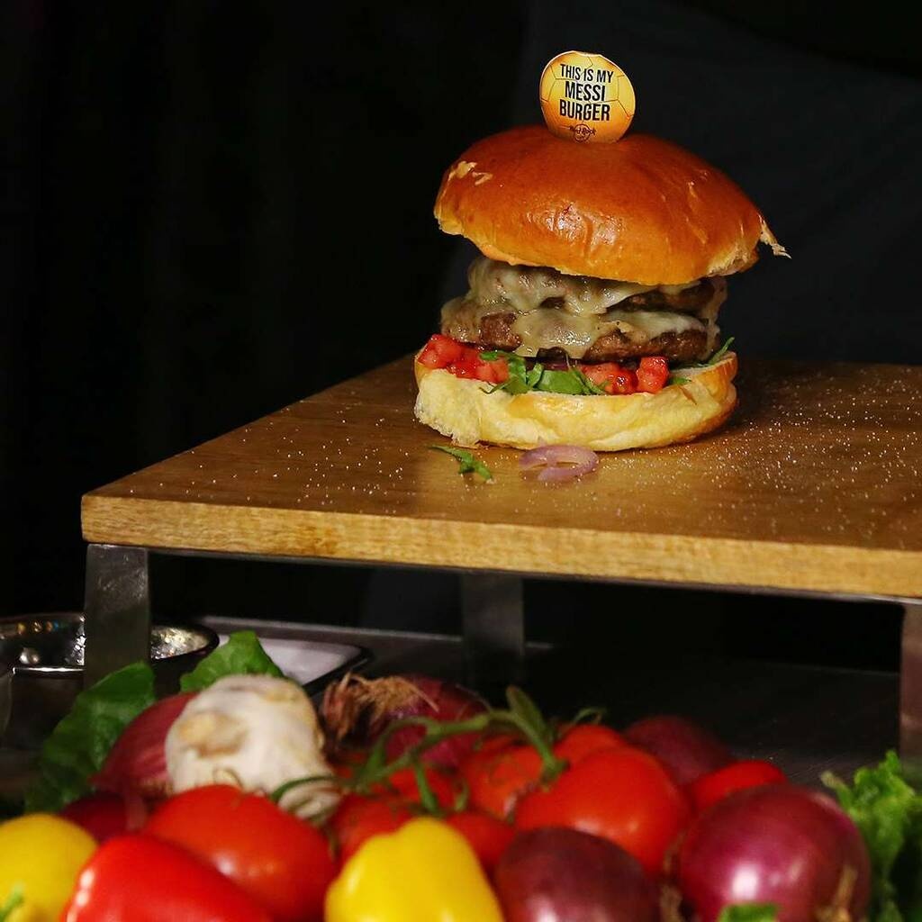 Λιονέλ Μέσι: Έγινε burger ο Αργεντινός σούπερ σταρ! (Video+Photos)