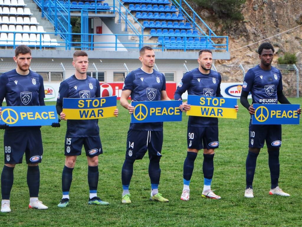 Super League 2: Το αντιπολεμικό μήνυμα στο Κηφισιά-Ρόδος (photos)