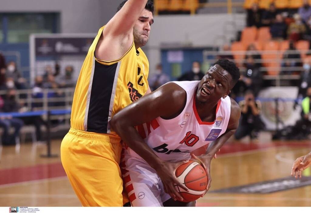 AEK: Στο νοσοκομείο με υψηλό πυρετό Μαυροειδής και Πετρόπουλος