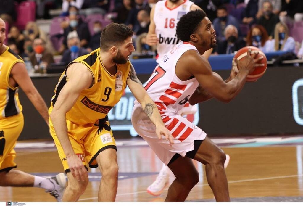 AEK: Στο νοσοκομείο με υψηλό πυρετό Μαυροειδής και Πετρόπουλος