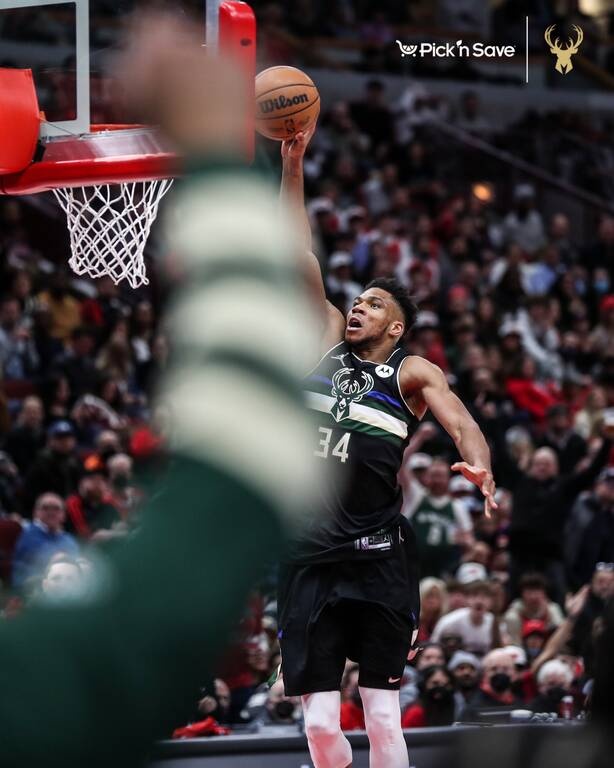 NBA: Απολαυστικός Αντετοκούνμπο, «διπλό» οι Μπακς στο Σικάγο (video)