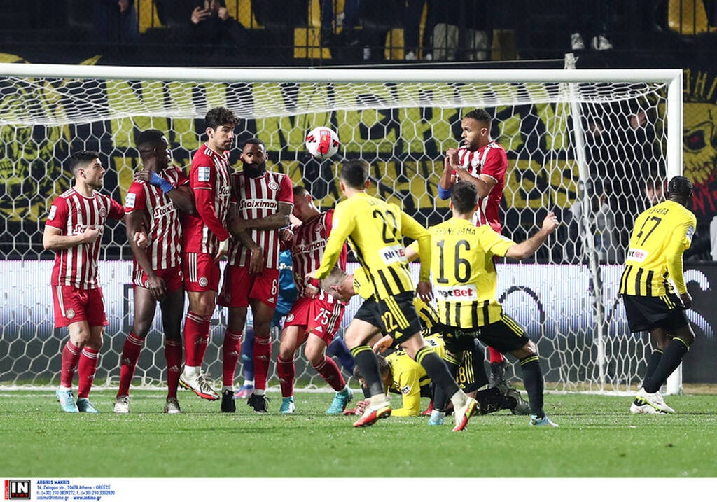 Άρης-Ολυμπιακός: Τέλος στην κατάρα από το 2010 - Τρέλα Μπούργος κι αφιέρωση σε Άλκη, Ματέο! (pics)