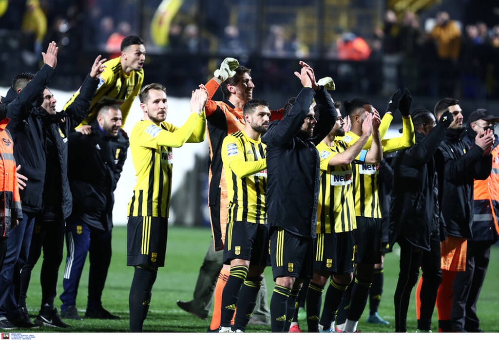 Άρης-Ολυμπιακός: Τέλος στην κατάρα από το 2010 - Τρέλα Μπούργος κι αφιέρωση σε Άλκη, Ματέο! (pics)