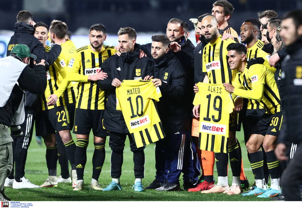 Άρης-Ολυμπιακός: Τέλος στην κατάρα από το 2010 - Τρέλα Μπούργος κι αφιέρωση σε Άλκη, Ματέο! (pics)