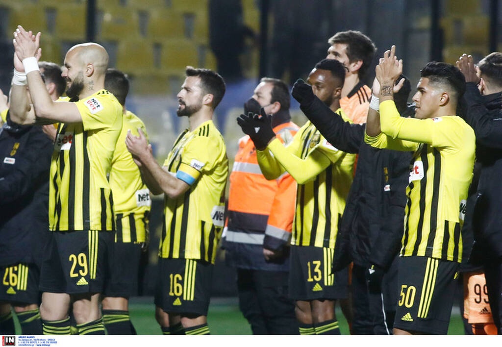 Άρης-Ολυμπιακός: Τέλος στην κατάρα από το 2010 - Τρέλα Μπούργος κι αφιέρωση σε Άλκη, Ματέο! (pics)