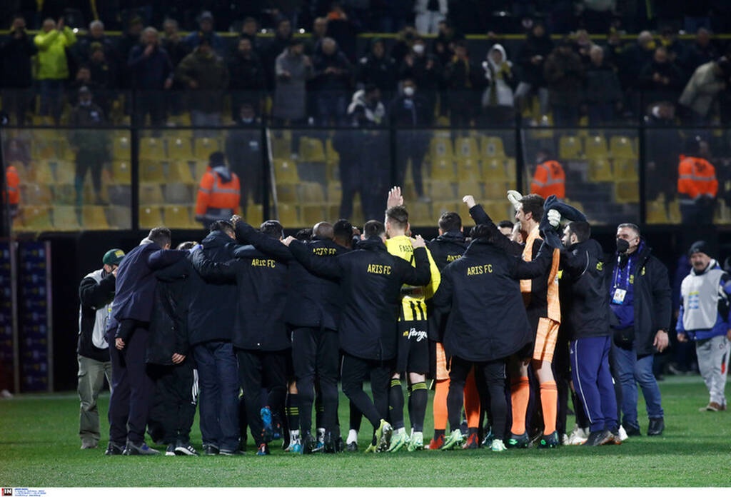 Άρης-Ολυμπιακός: Τέλος στην κατάρα από το 2010 - Τρέλα Μπούργος κι αφιέρωση σε Άλκη, Ματέο! (pics)