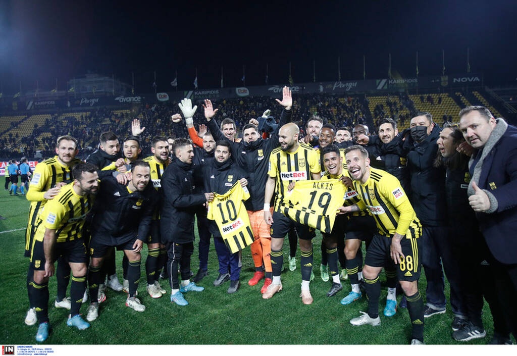 Άρης-Ολυμπιακός: Τέλος στην κατάρα από το 2010 - Τρέλα Μπούργος κι αφιέρωση σε Άλκη, Ματέο! (pics)