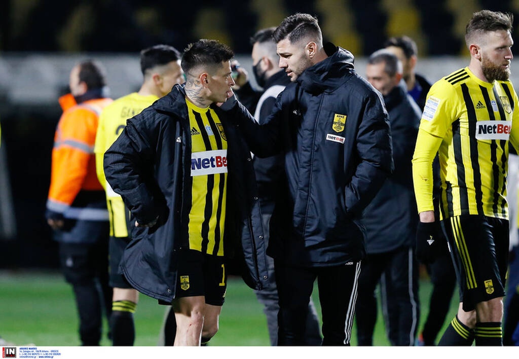 Άρης-Ολυμπιακός: Τέλος στην κατάρα από το 2010 - Τρέλα Μπούργος κι αφιέρωση σε Άλκη, Ματέο! (pics)