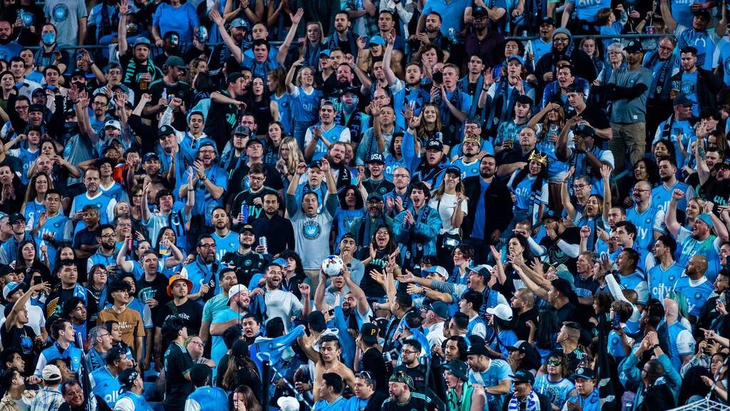 Πρεμιέρα με ρεκόρ προσέλευσης στο MLS για τον πρώην άσο του ΠΑΟΚ Κάρολ Σφιντέρσκι! (vid+pics)