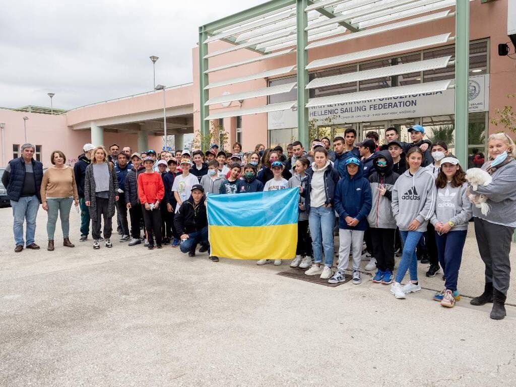 Πόλεμος στην Ουκρανία: Είδη πρώτης ανάγκης στέλνουν οι Έλληνες ιστιοπλόοι (photos)