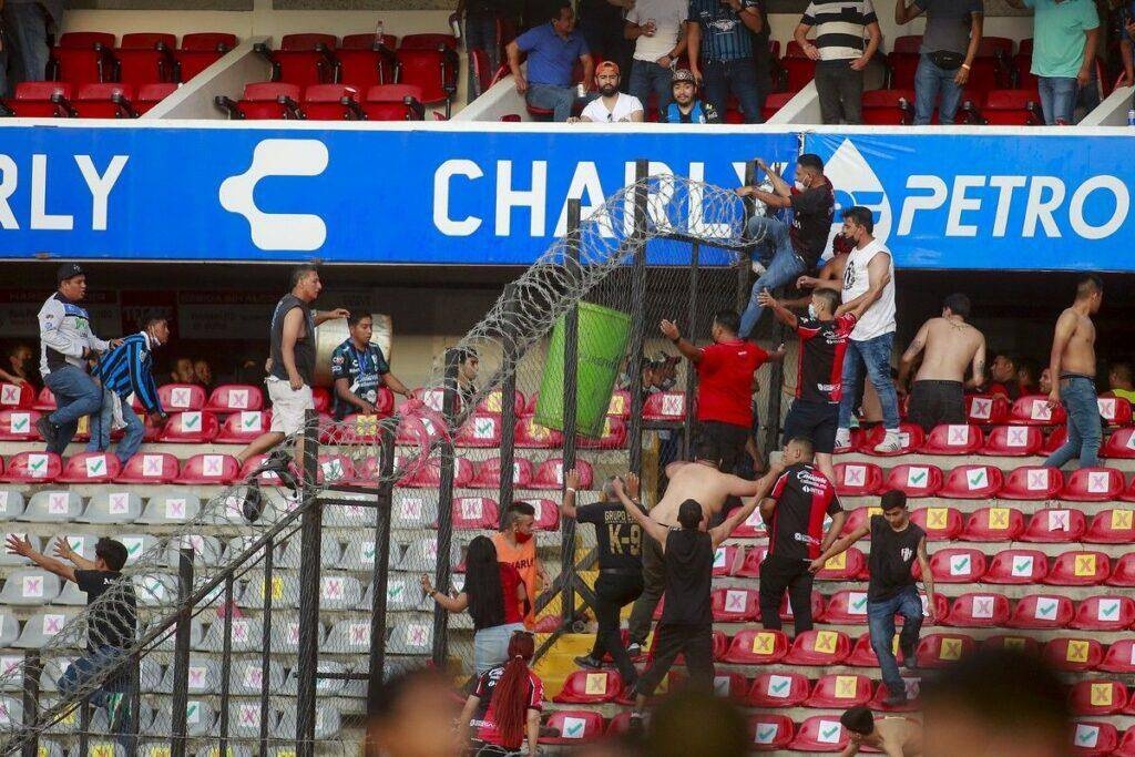 Μεξικό: Σκέψεις για αποβολή της Κερετάρο - Συλλήψεις και παραιτήσεις για τα επεισόδια