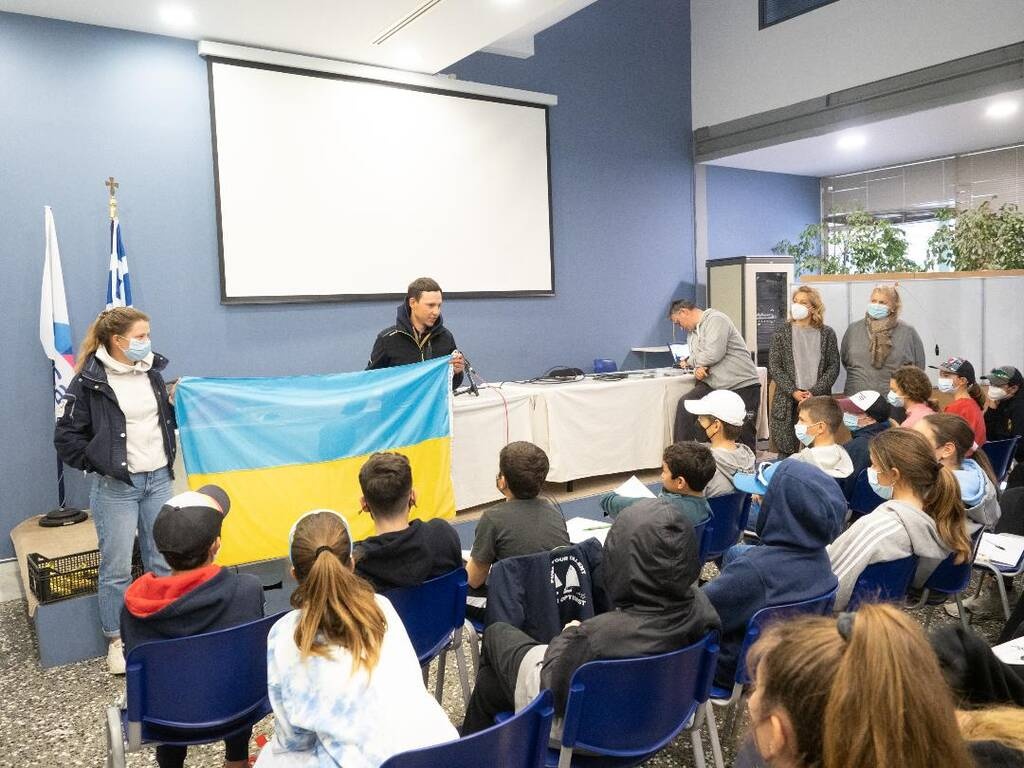 Πόλεμος στην Ουκρανία: Είδη πρώτης ανάγκης στέλνουν οι Έλληνες ιστιοπλόοι (photos)