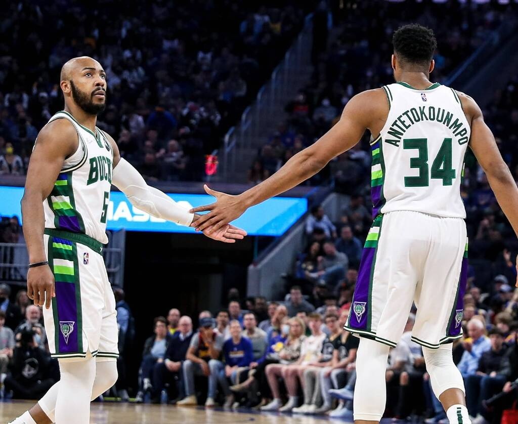 NBA: Οι Ουόριορς έβαλαν στοπ σε Αντετοκούνμπο και Μπακς (photos+videos)