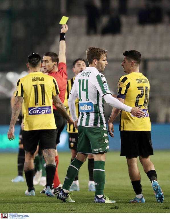 Παναθηναϊκός-ΑΕΚ: Ένταση ανάμεσα σε Κουρμπέλη και Σιμόες (photos)