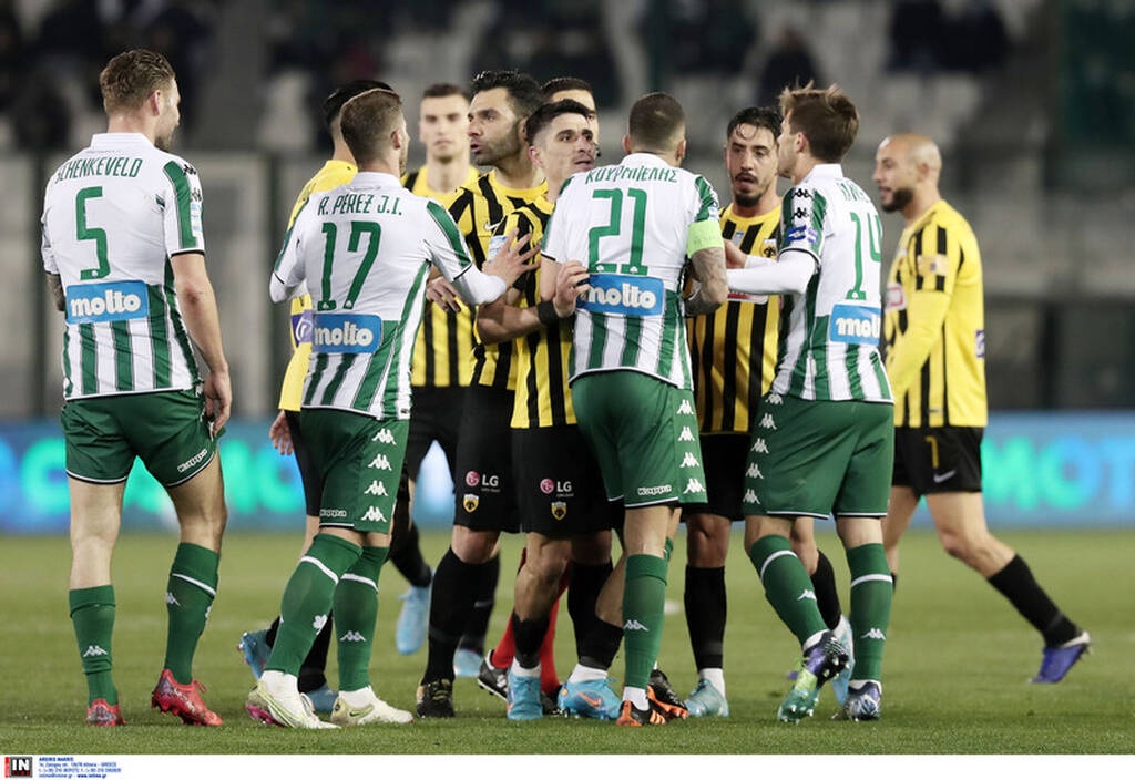 Παναθηναϊκός-ΑΕΚ: Ένταση ανάμεσα σε Κουρμπέλη και Σιμόες (photos)