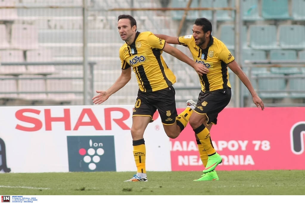 Πόλεμος στην Ουκρανία: Πρώην παίκτης ελληνικής ομάδας πήρε όπλο και πήγε να πολεμήσει (photos)