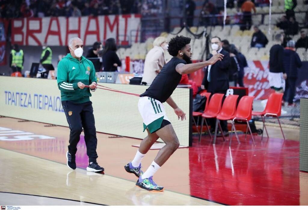 Ολυμπιακός-Παναθηναϊκός: Κομπλέ οι «ερυθρόλευκοι», συμπλήρωσε 12άδα το «τριφύλλι»