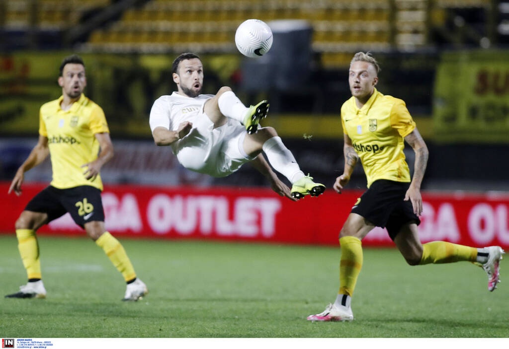 Πόλεμος στην Ουκρανία: Πρώην παίκτης ελληνικής ομάδας πήρε όπλο και πήγε να πολεμήσει (photos)