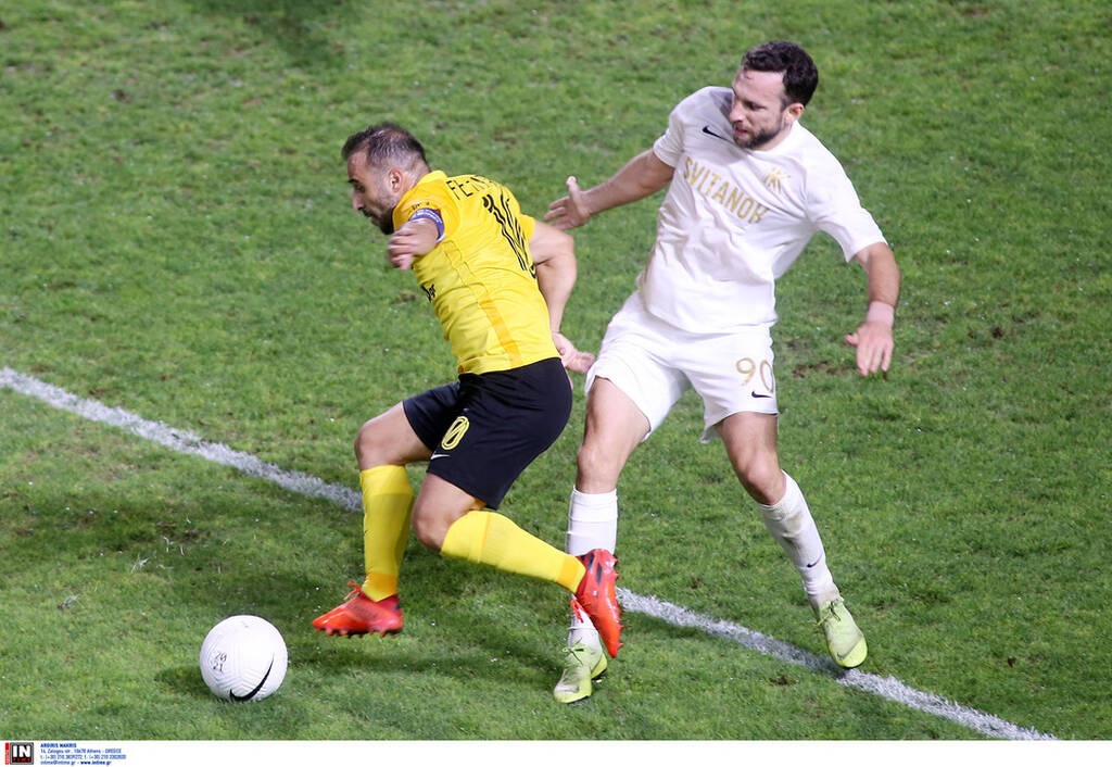 Πόλεμος στην Ουκρανία: Πρώην παίκτης ελληνικής ομάδας πήρε όπλο και πήγε να πολεμήσει (photos)