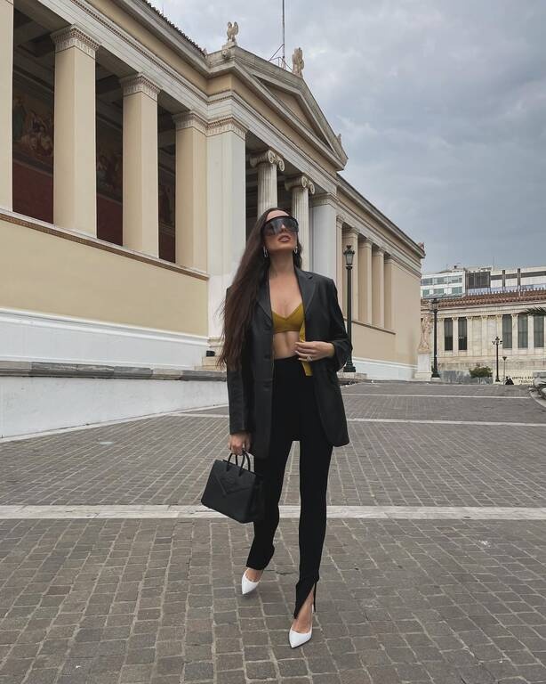 ΑΕΚ: Βόλτες στην Αθήνα για τη Σέλια Κριχόβιακ (photos)